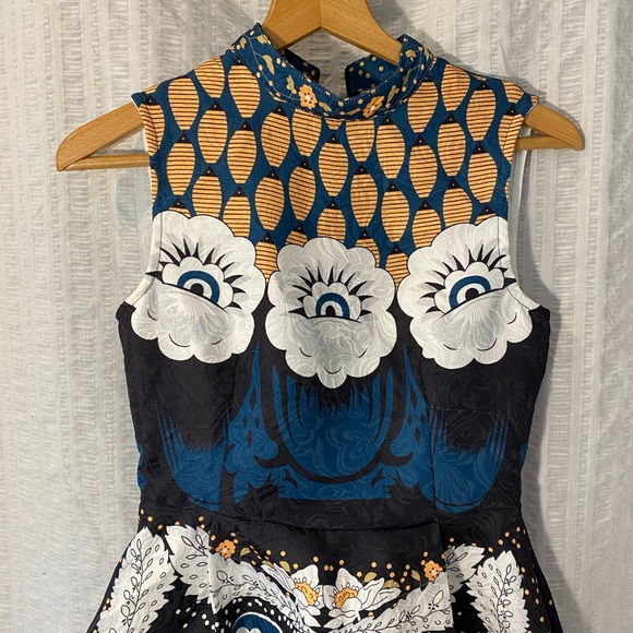 Vintage Pattern Dress - Picture 2 of 8